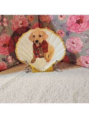 Decoupage Scalloped shells  